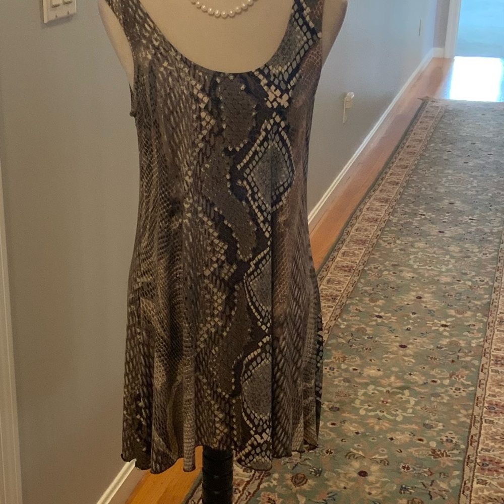 NWOT BANANA Blue tunic top size small